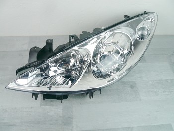 Svetlo reflektor predné Peugeot 307 05- s motorkem