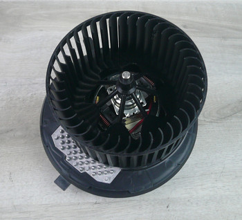 Ventilátor topení VW Tiguan Touran aut. klima