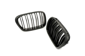 Maska chladiče BMW 5 E39 dual černý mat Maska chladiče BMW 5 E39 dual černý mat